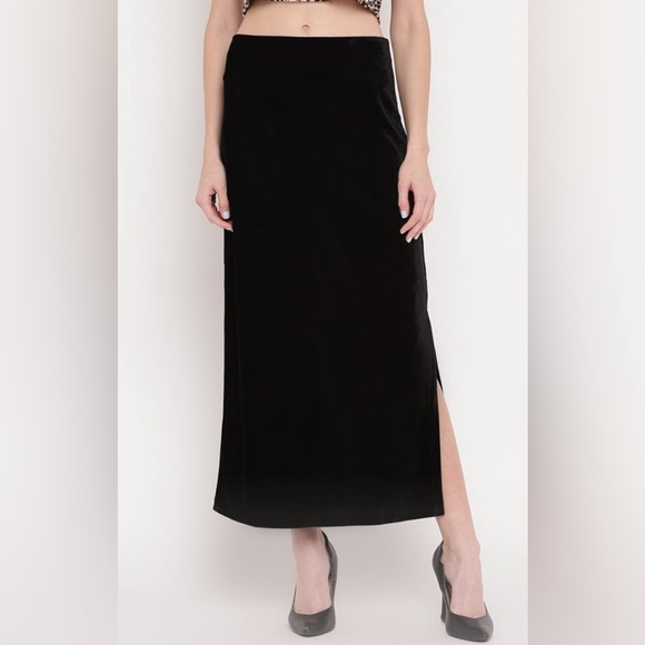 🔥Also Known As von Maur Velvet skirt.🔥 - Picture 1 of 6